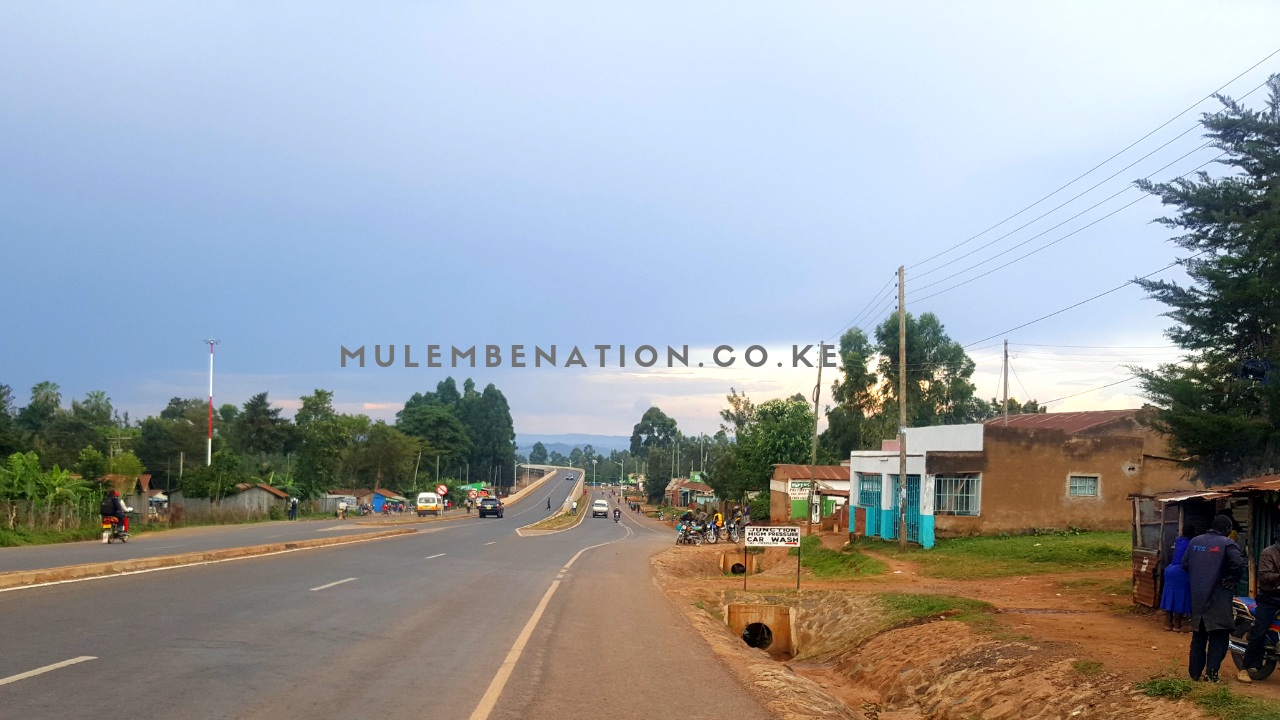 Picture of the Chavakali junction overpass from the market on a cloudy lazy weekday afternoon.