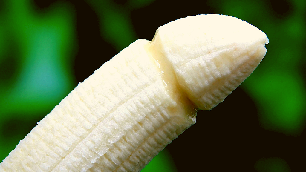 ripe banana symbolizing the circumcised male organ